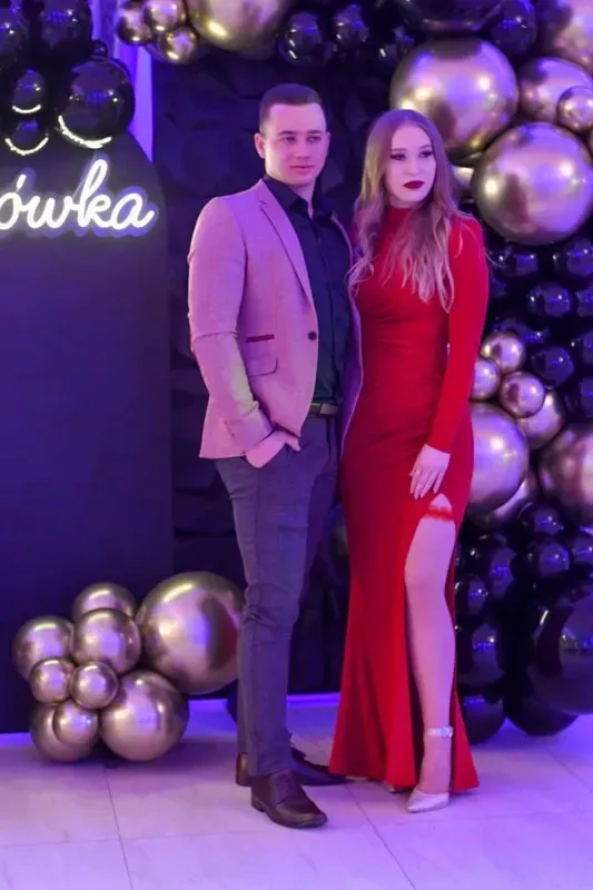 Maturzyści "Ekonomika" bawili się na studniówce (zdjęcia, wideo)