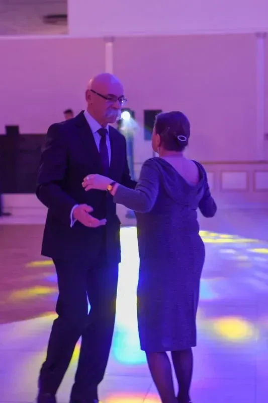 Maturzyści "Ekonomika" bawili się na studniówce (zdjęcia, wideo)