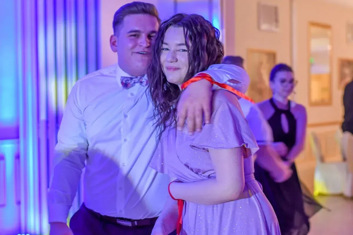Maturzyści "Ekonomika" bawili się na studniówce (zdjęcia, wideo)