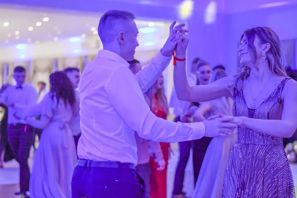 Maturzyści "Ekonomika" bawili się na studniówce (zdjęcia, wideo)