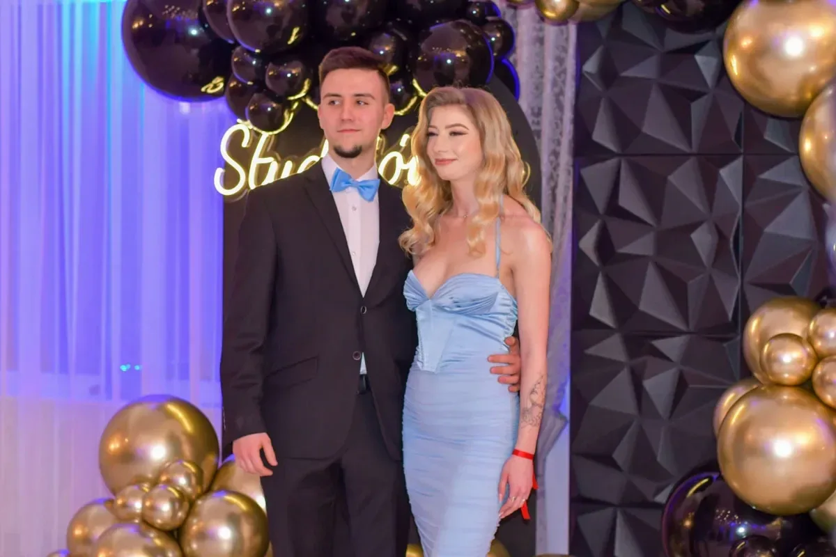 Maturzyści "Ekonomika" bawili się na studniówce (zdjęcia, wideo)