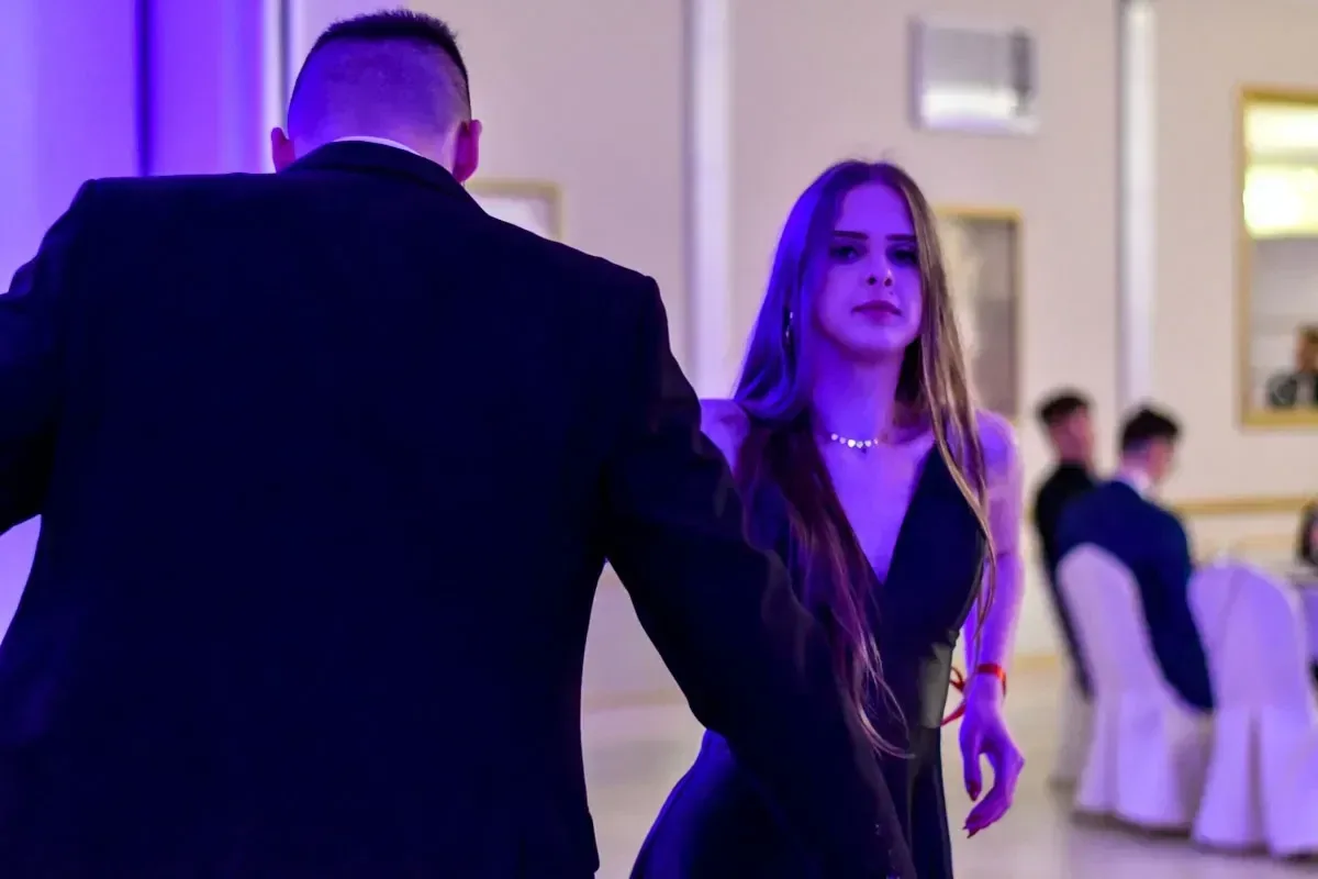 Maturzyści "Ekonomika" bawili się na studniówce (zdjęcia, wideo)