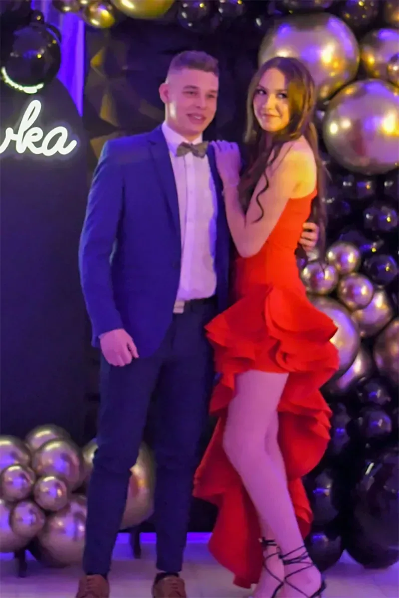 Maturzyści "Ekonomika" bawili się na studniówce (zdjęcia, wideo)