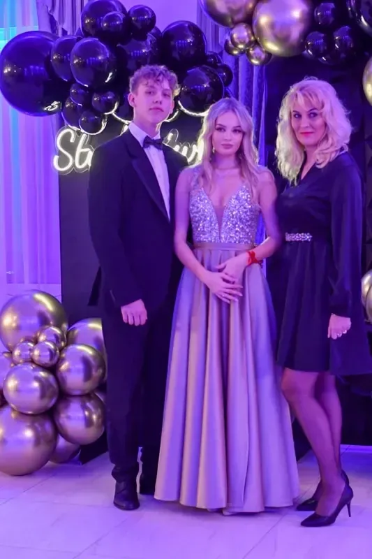 Maturzyści "Ekonomika" bawili się na studniówce (zdjęcia, wideo)