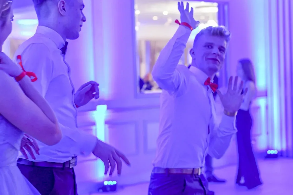 Maturzyści "Ekonomika" bawili się na studniówce (zdjęcia, wideo)