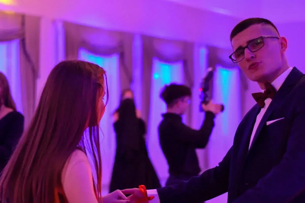 Maturzyści "Ekonomika" bawili się na studniówce (zdjęcia, wideo)