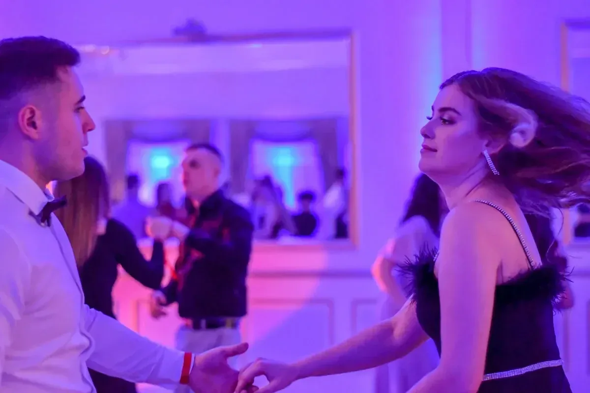 Maturzyści "Ekonomika" bawili się na studniówce (zdjęcia, wideo)