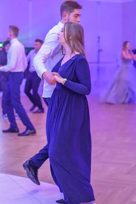 Maturzyści "Ekonomika" bawili się na studniówce (zdjęcia, wideo)