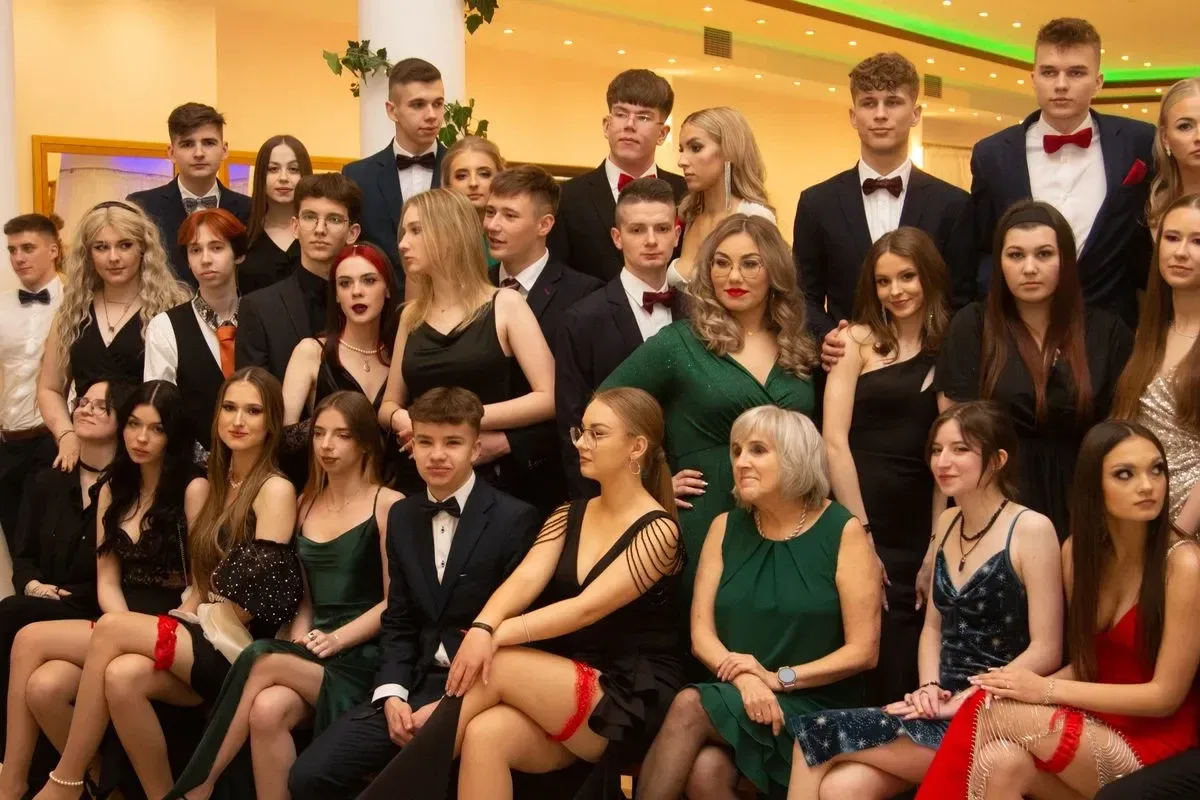 Studniówka Liceum Ogólnokształcącego im. Mikołaja Kopernika w Ostrowi Mazowieckiej! (zdjęcia, wideo)