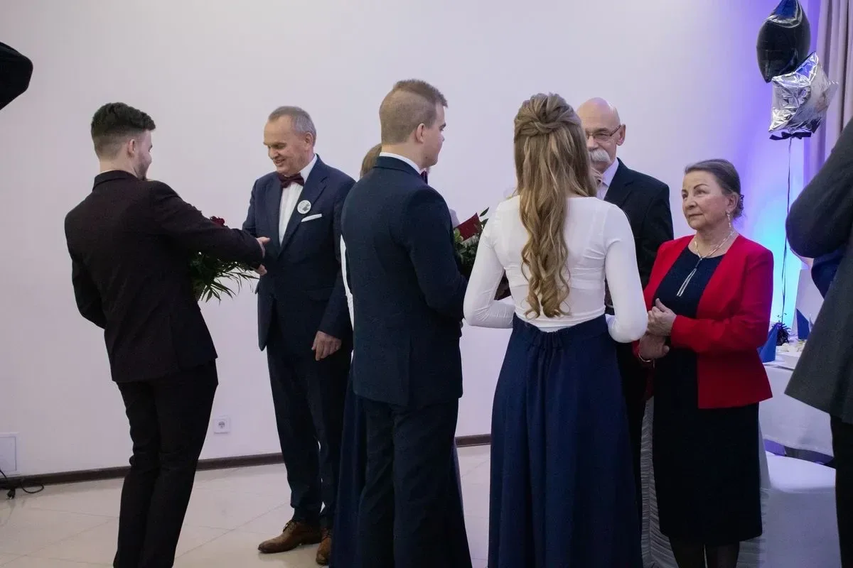 Maturzyści z ZSCKR w Starym Lubiejewie świętowali swój bal w "Euforii" (zdjęcia, wideo)