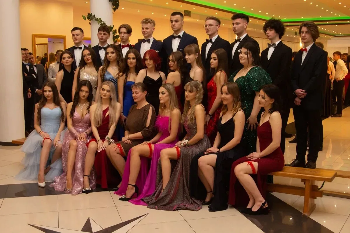 Studniówka Liceum Ogólnokształcącego im. Mikołaja Kopernika w Ostrowi Mazowieckiej! (zdjęcia, wideo)