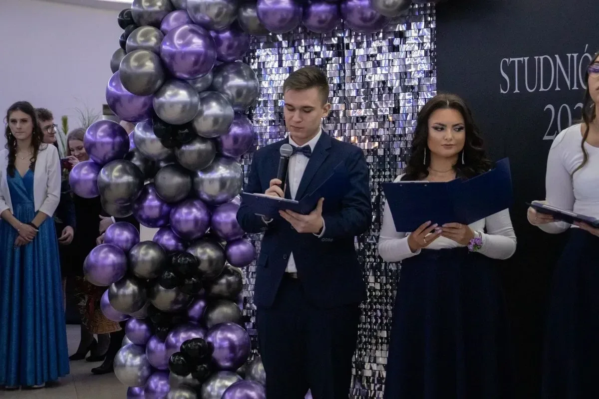 Maturzyści z ZSCKR w Starym Lubiejewie świętowali swój bal w "Euforii" (zdjęcia, wideo)