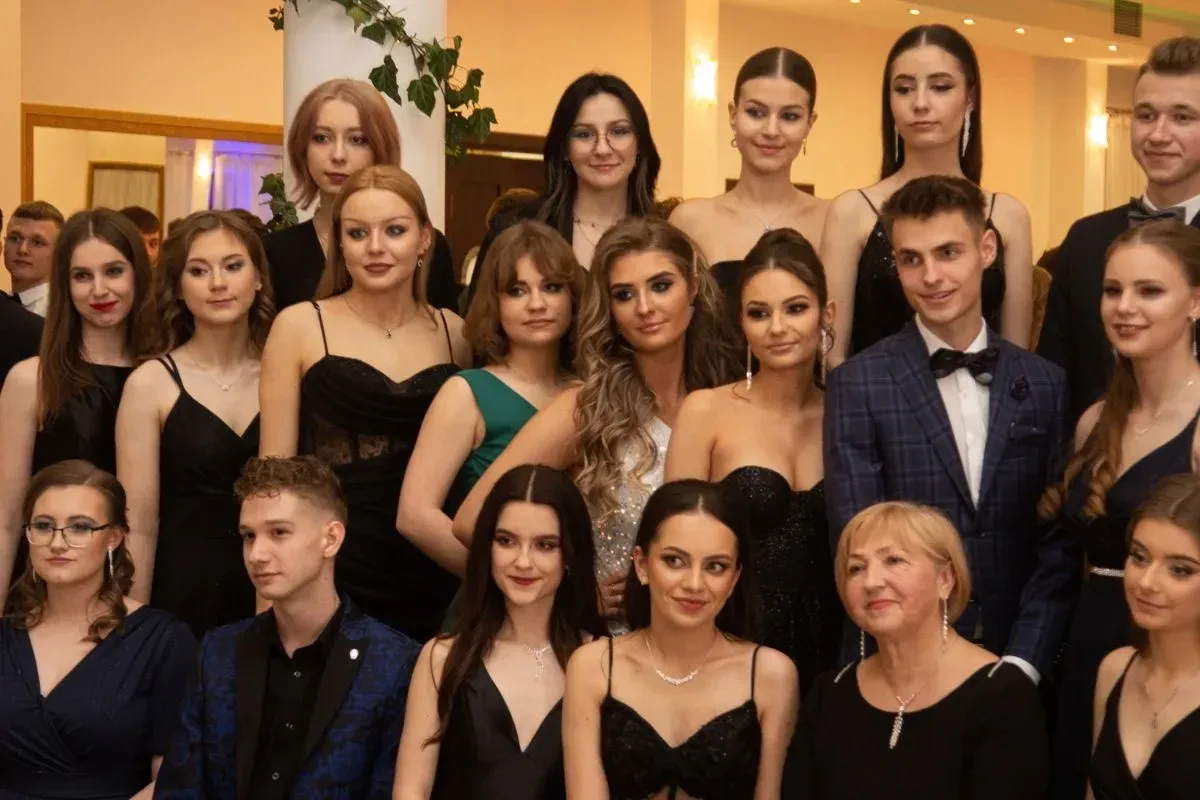 Studniówka Liceum Ogólnokształcącego im. Mikołaja Kopernika w Ostrowi Mazowieckiej! (zdjęcia, wideo)