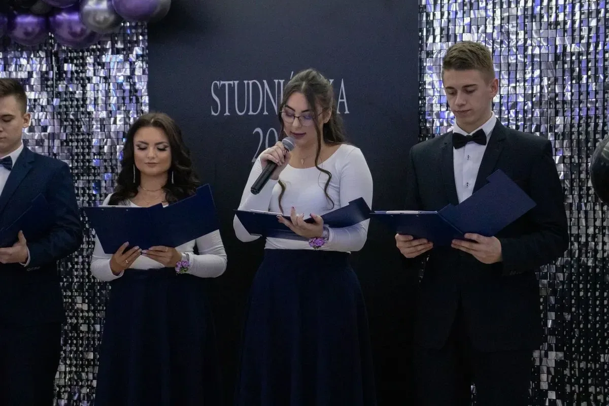Maturzyści z ZSCKR w Starym Lubiejewie świętowali swój bal w "Euforii" (zdjęcia, wideo)