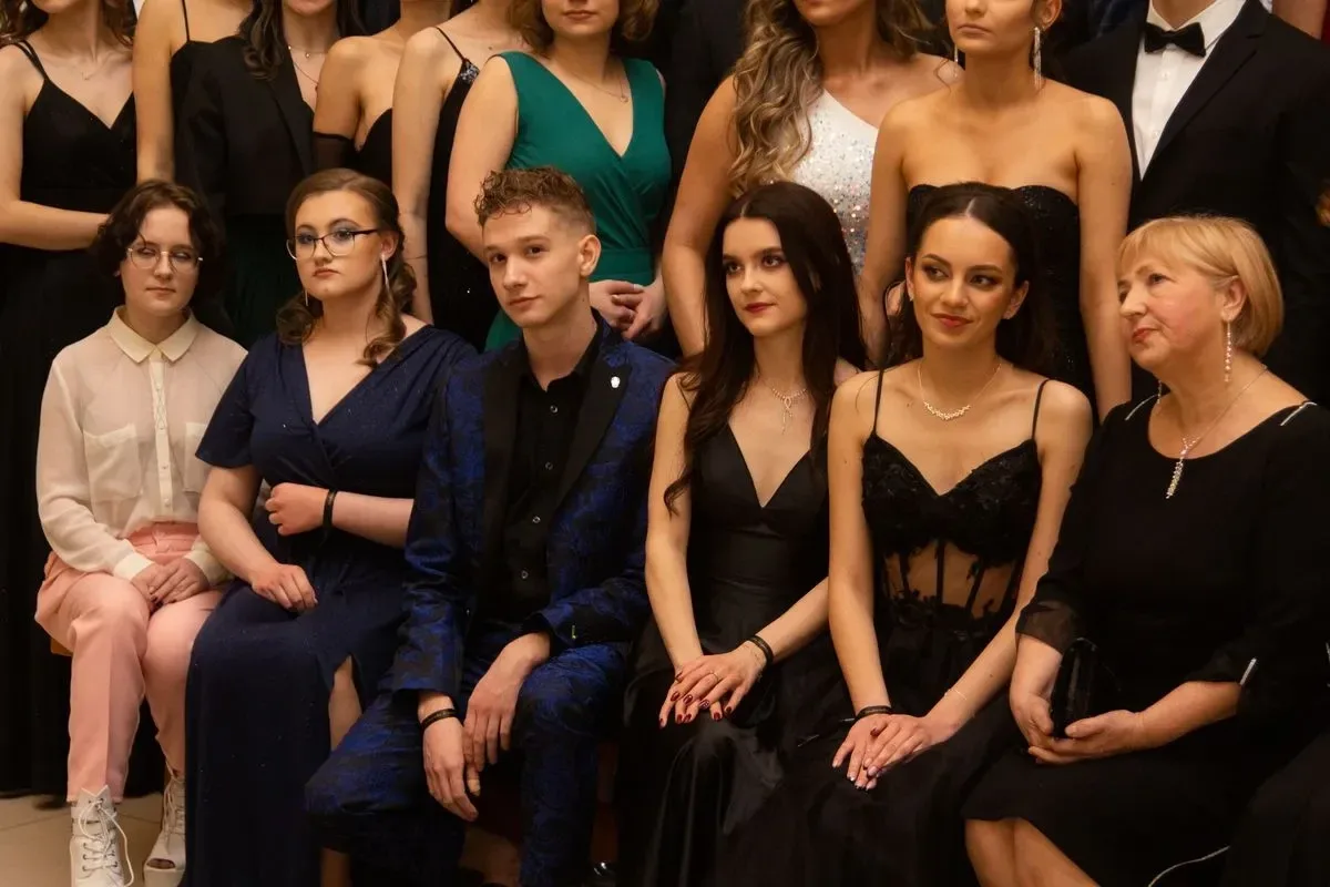 Studniówka Liceum Ogólnokształcącego im. Mikołaja Kopernika w Ostrowi Mazowieckiej! (zdjęcia, wideo)