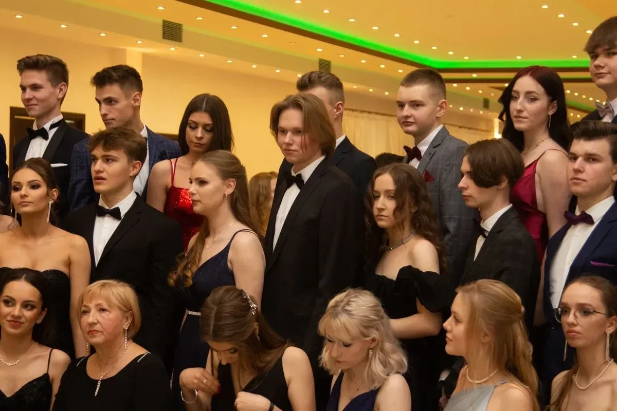 Studniówka Liceum Ogólnokształcącego im. Mikołaja Kopernika w Ostrowi Mazowieckiej! (zdjęcia, wideo)