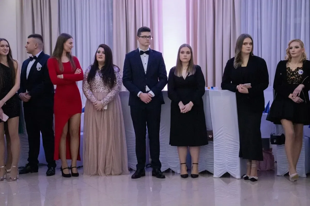 Maturzyści z ZSCKR w Starym Lubiejewie świętowali swój bal w "Euforii" (zdjęcia, wideo)