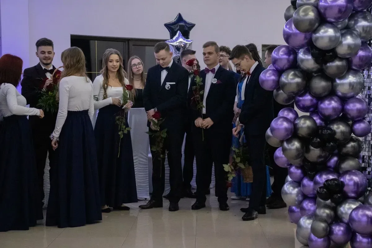 Maturzyści z ZSCKR w Starym Lubiejewie świętowali swój bal w "Euforii" (zdjęcia, wideo)