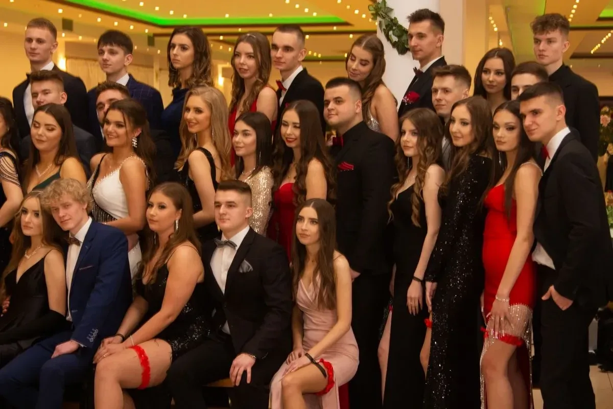 Studniówka Liceum Ogólnokształcącego im. Mikołaja Kopernika w Ostrowi Mazowieckiej! (zdjęcia, wideo)
