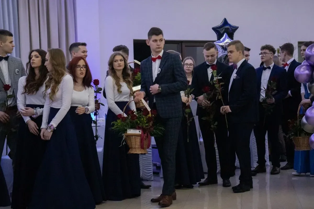 Maturzyści z ZSCKR w Starym Lubiejewie świętowali swój bal w "Euforii" (zdjęcia, wideo)