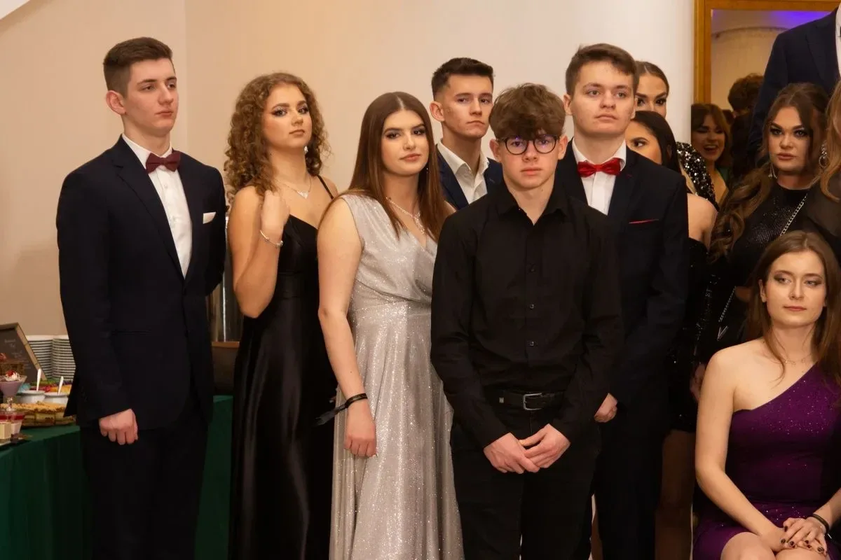 Studniówka Liceum Ogólnokształcącego im. Mikołaja Kopernika w Ostrowi Mazowieckiej! (zdjęcia, wideo)