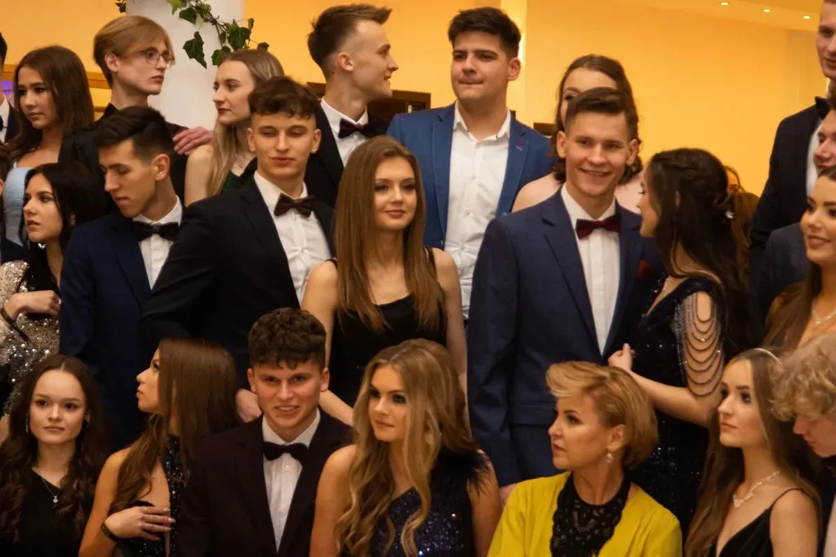 Studniówka Liceum Ogólnokształcącego im. Mikołaja Kopernika w Ostrowi Mazowieckiej! (zdjęcia, wideo)