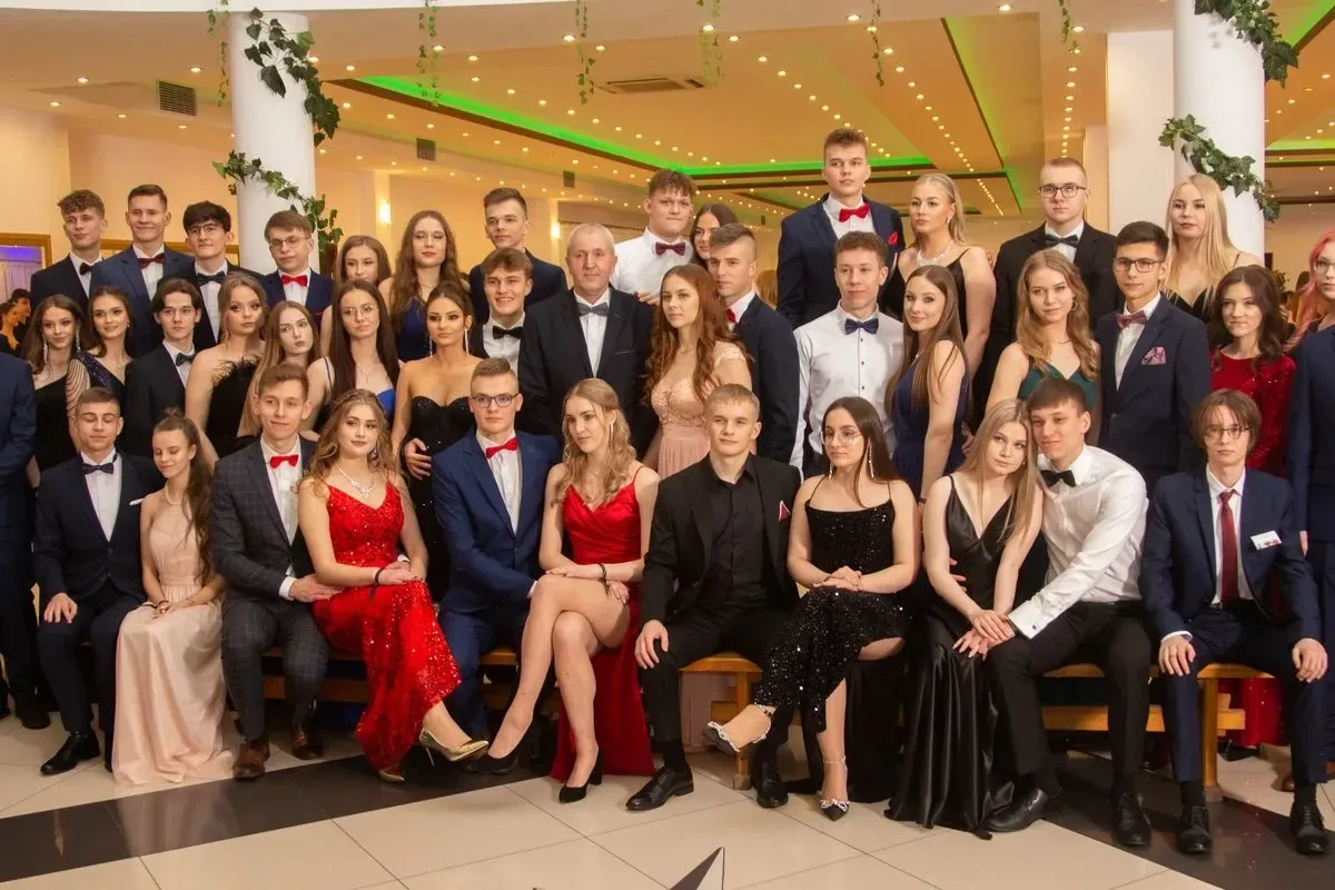 Studniówka Liceum Ogólnokształcącego im. Mikołaja Kopernika w Ostrowi Mazowieckiej! (zdjęcia, wideo)
