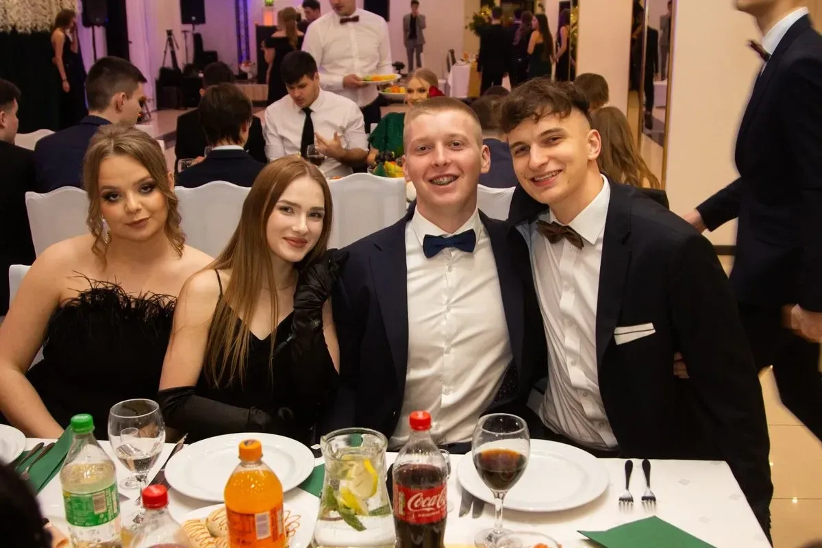 Studniówka Liceum Ogólnokształcącego im. Mikołaja Kopernika w Ostrowi Mazowieckiej! (zdjęcia, wideo)