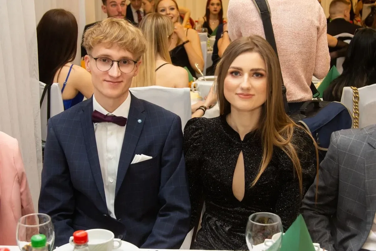 Studniówka Liceum Ogólnokształcącego im. Mikołaja Kopernika w Ostrowi Mazowieckiej! (zdjęcia, wideo)
