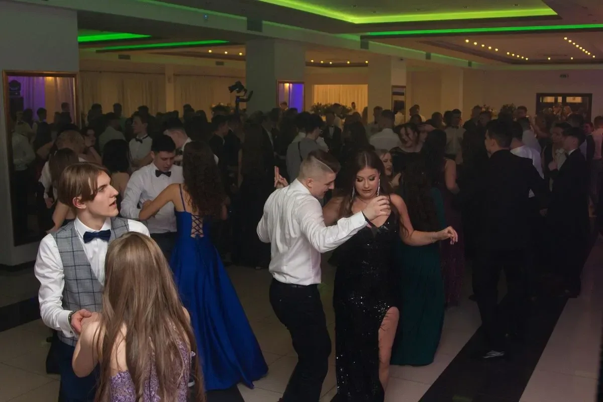 Studniówka Liceum Ogólnokształcącego im. Mikołaja Kopernika w Ostrowi Mazowieckiej! (zdjęcia, wideo)