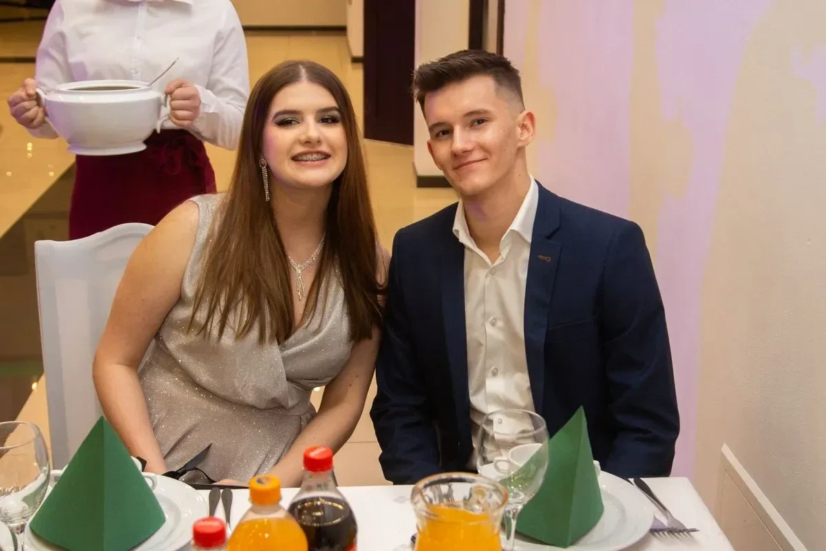 Studniówka Liceum Ogólnokształcącego im. Mikołaja Kopernika w Ostrowi Mazowieckiej! (zdjęcia, wideo)