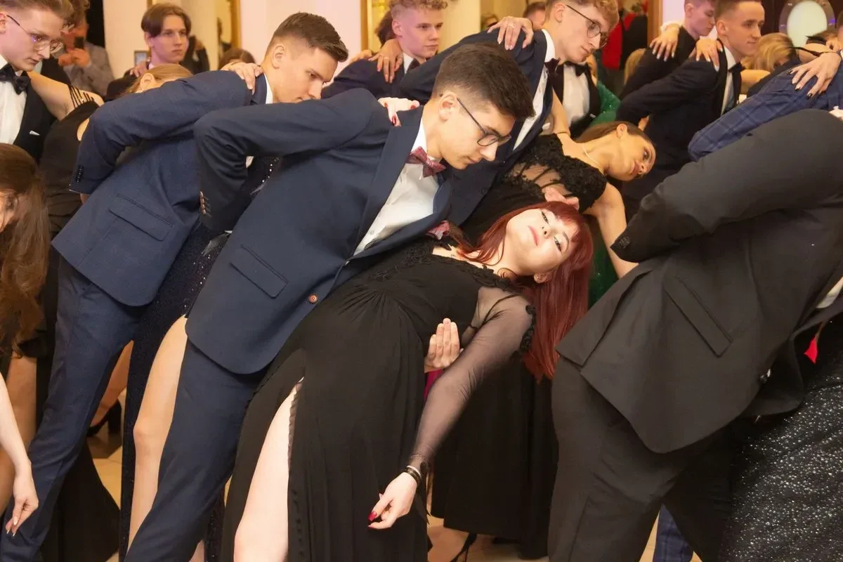 Studniówka Liceum Ogólnokształcącego im. Mikołaja Kopernika w Ostrowi Mazowieckiej! (zdjęcia, wideo)