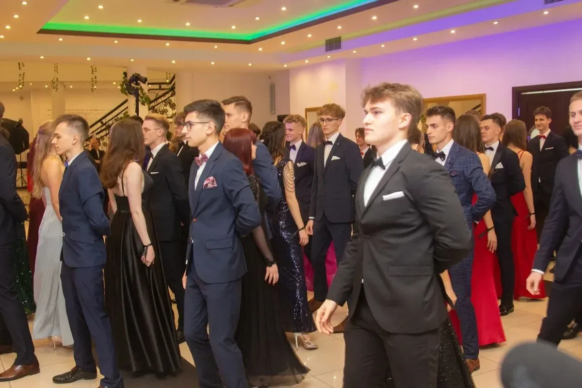 Studniówka Liceum Ogólnokształcącego im. Mikołaja Kopernika w Ostrowi Mazowieckiej! (zdjęcia, wideo)