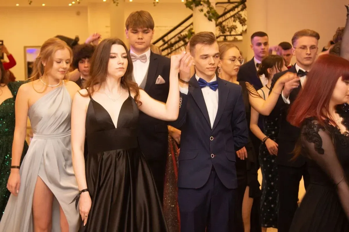 Studniówka Liceum Ogólnokształcącego im. Mikołaja Kopernika w Ostrowi Mazowieckiej! (zdjęcia, wideo)