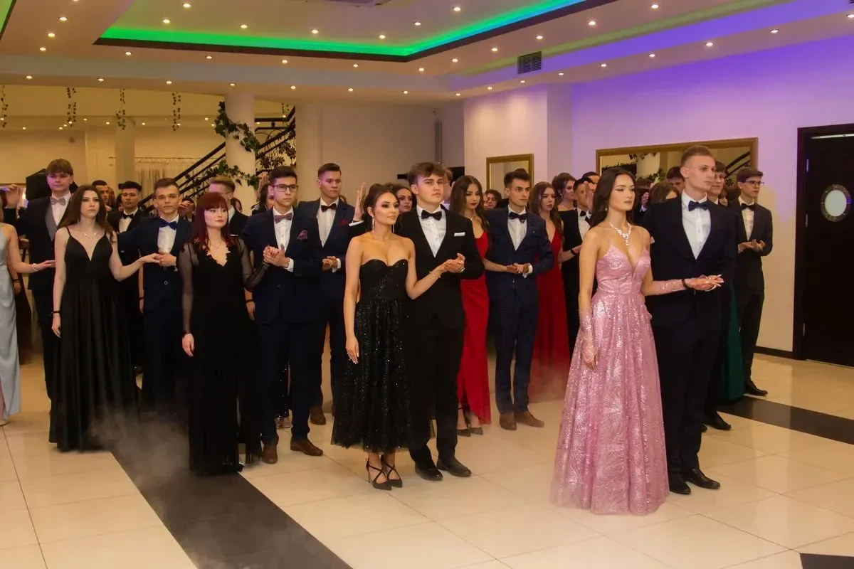 Studniówka Liceum Ogólnokształcącego im. Mikołaja Kopernika w Ostrowi Mazowieckiej! (zdjęcia, wideo)