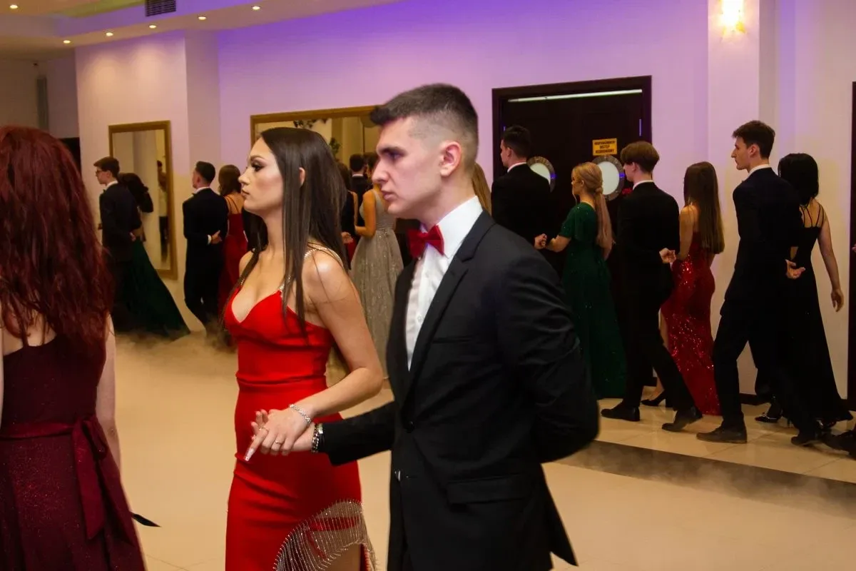 Studniówka Liceum Ogólnokształcącego im. Mikołaja Kopernika w Ostrowi Mazowieckiej! (zdjęcia, wideo)