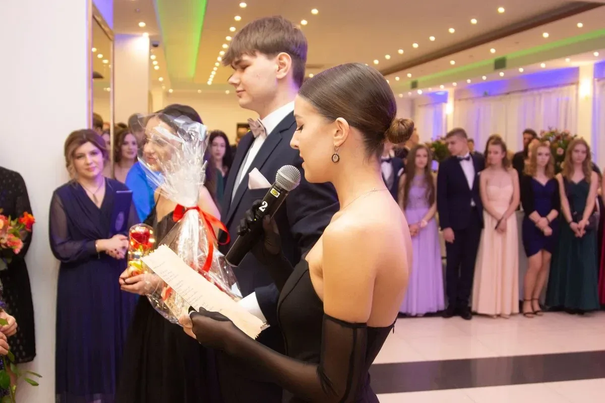 Studniówka Liceum Ogólnokształcącego im. Mikołaja Kopernika w Ostrowi Mazowieckiej! (zdjęcia, wideo)