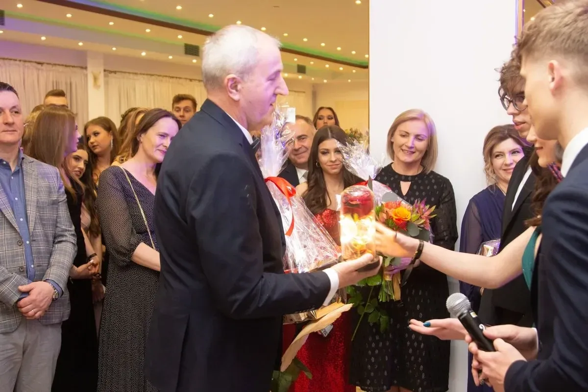 Studniówka Liceum Ogólnokształcącego im. Mikołaja Kopernika w Ostrowi Mazowieckiej! (zdjęcia, wideo)
