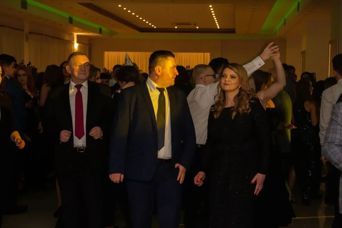 Studniówka Liceum Ogólnokształcącego im. Mikołaja Kopernika w Ostrowi Mazowieckiej! (zdjęcia, wideo)