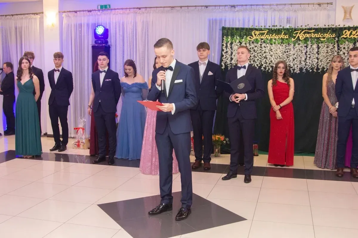Studniówka Liceum Ogólnokształcącego im. Mikołaja Kopernika w Ostrowi Mazowieckiej! (zdjęcia, wideo)