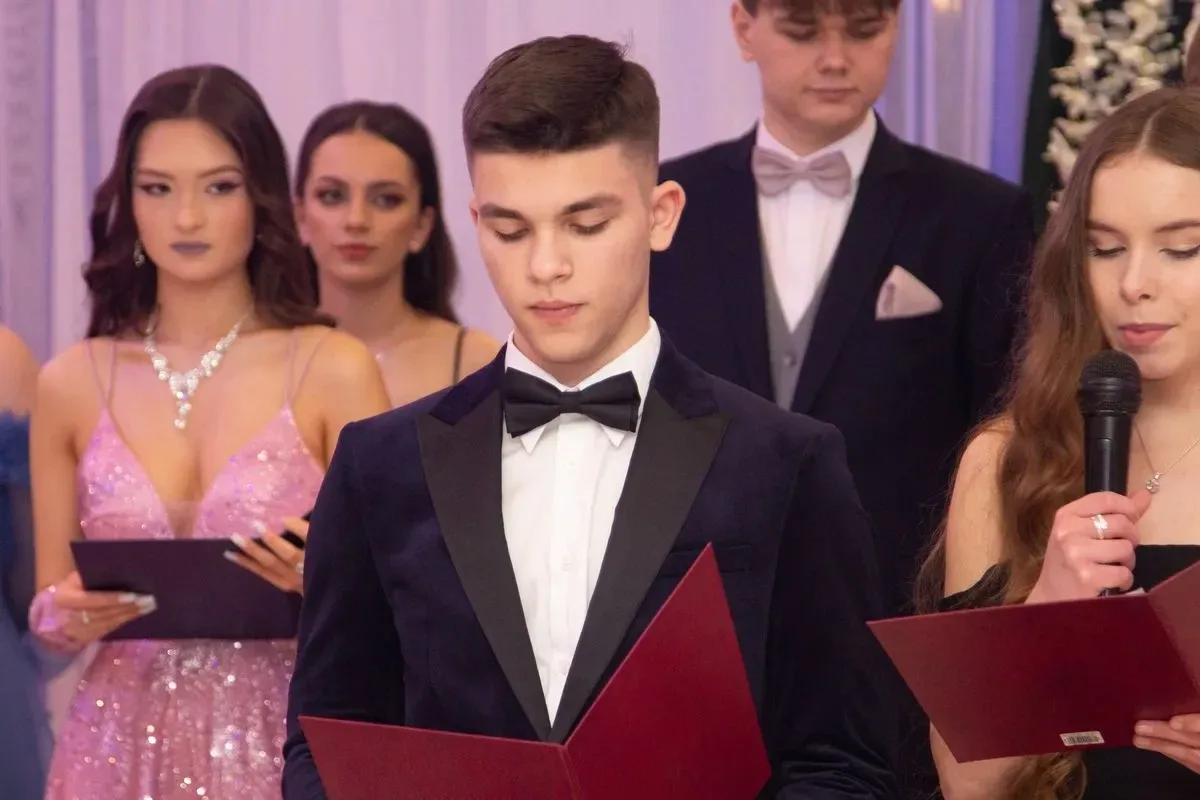 Studniówka Liceum Ogólnokształcącego im. Mikołaja Kopernika w Ostrowi Mazowieckiej! (zdjęcia, wideo)