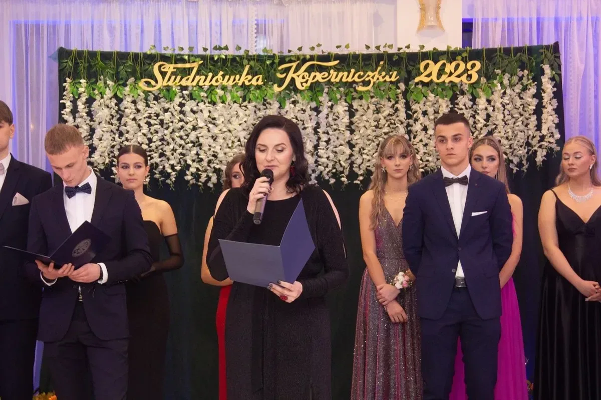 Studniówka Liceum Ogólnokształcącego im. Mikołaja Kopernika w Ostrowi Mazowieckiej! (zdjęcia, wideo)