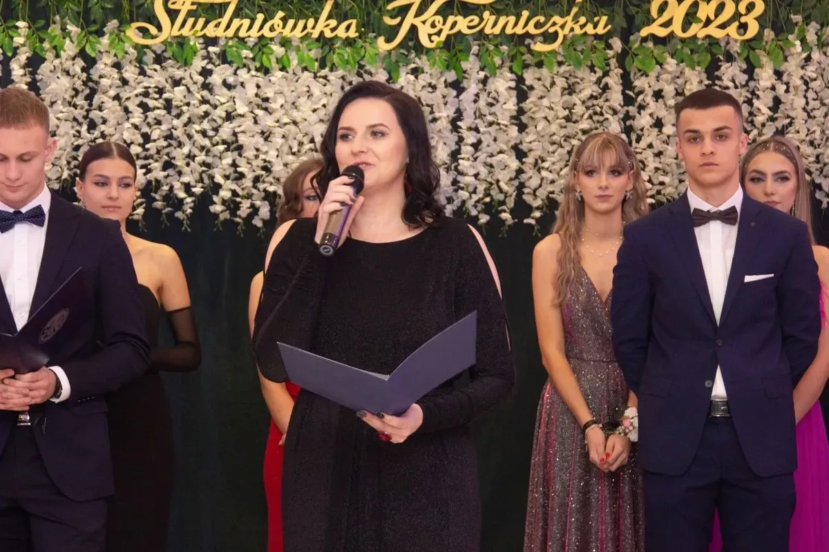 Studniówka Liceum Ogólnokształcącego im. Mikołaja Kopernika w Ostrowi Mazowieckiej! (zdjęcia, wideo)