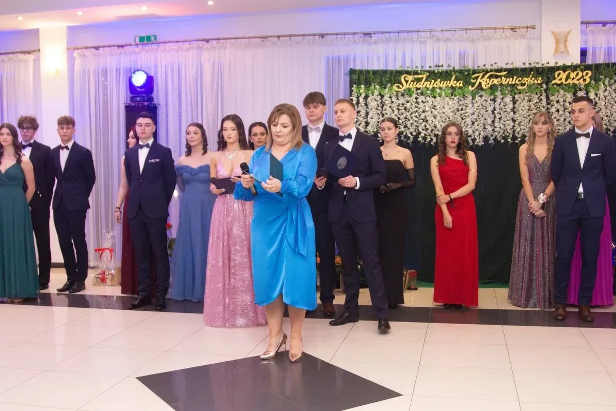 Studniówka Liceum Ogólnokształcącego im. Mikołaja Kopernika w Ostrowi Mazowieckiej! (zdjęcia, wideo)