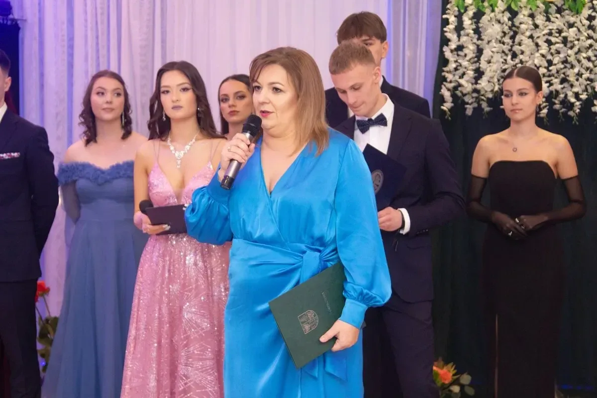 Studniówka Liceum Ogólnokształcącego im. Mikołaja Kopernika w Ostrowi Mazowieckiej! (zdjęcia, wideo)