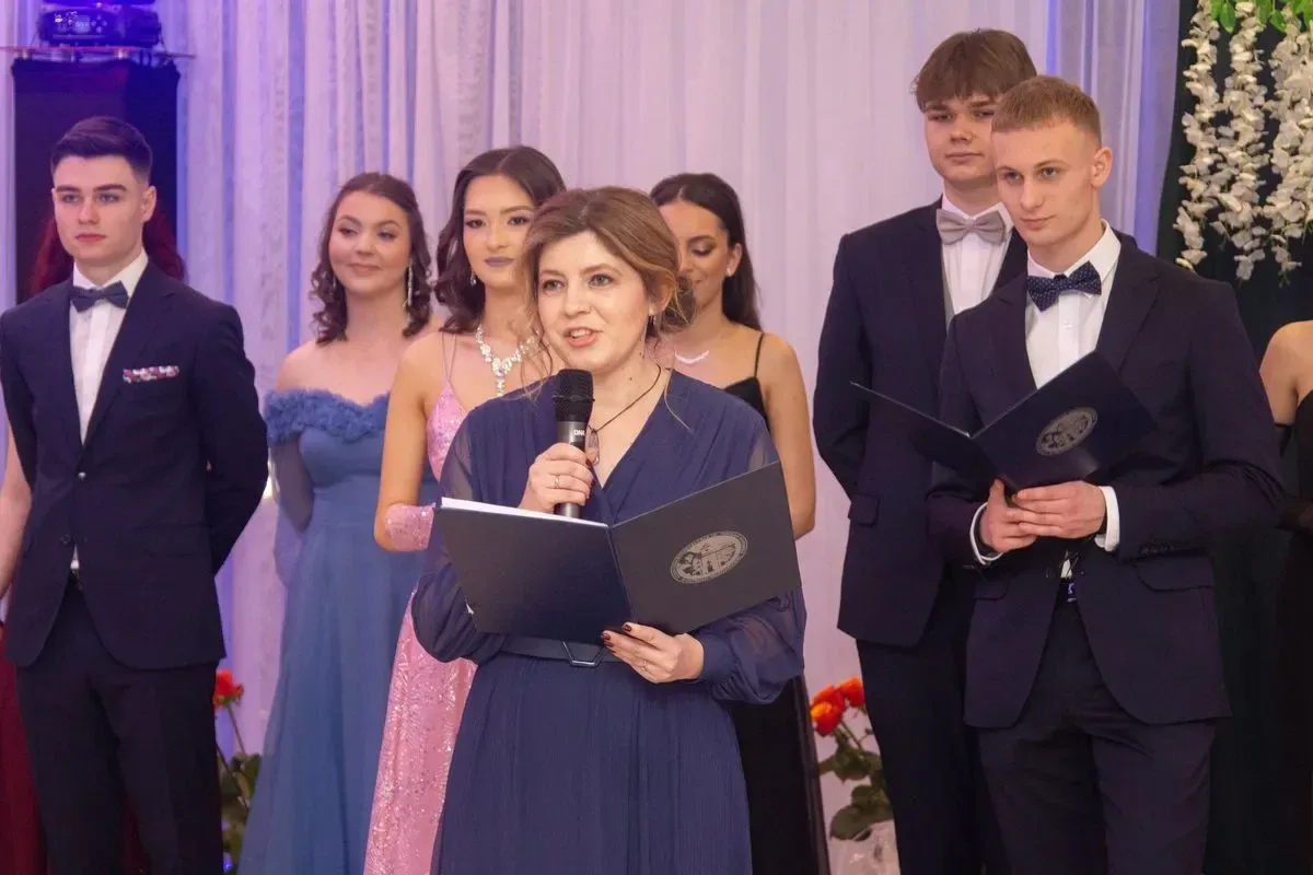 Studniówka Liceum Ogólnokształcącego im. Mikołaja Kopernika w Ostrowi Mazowieckiej! (zdjęcia, wideo)