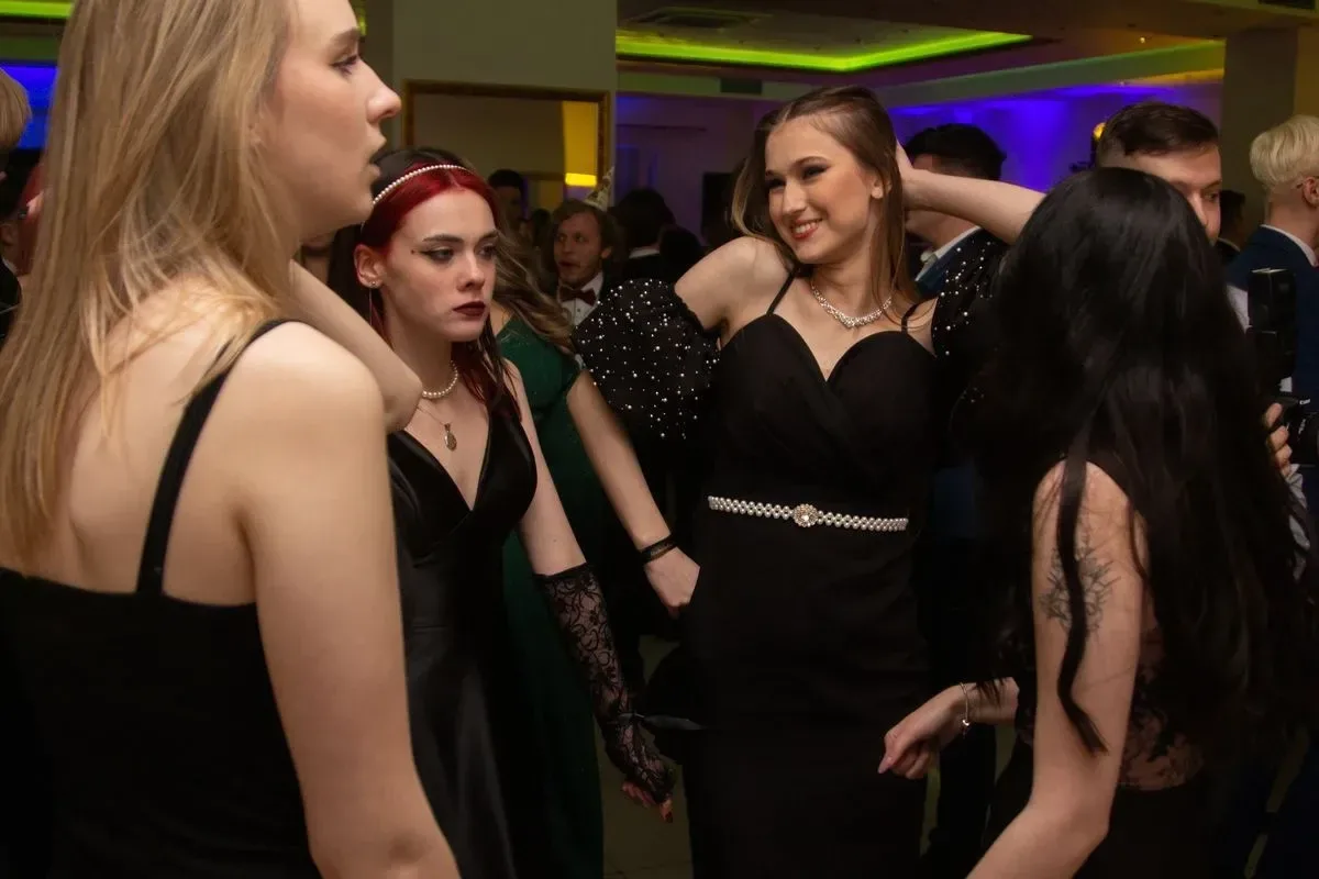 Studniówka Liceum Ogólnokształcącego im. Mikołaja Kopernika w Ostrowi Mazowieckiej! (zdjęcia, wideo)