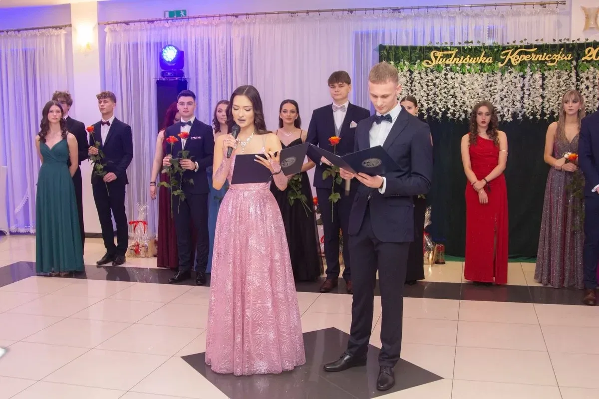 Studniówka Liceum Ogólnokształcącego im. Mikołaja Kopernika w Ostrowi Mazowieckiej! (zdjęcia, wideo)