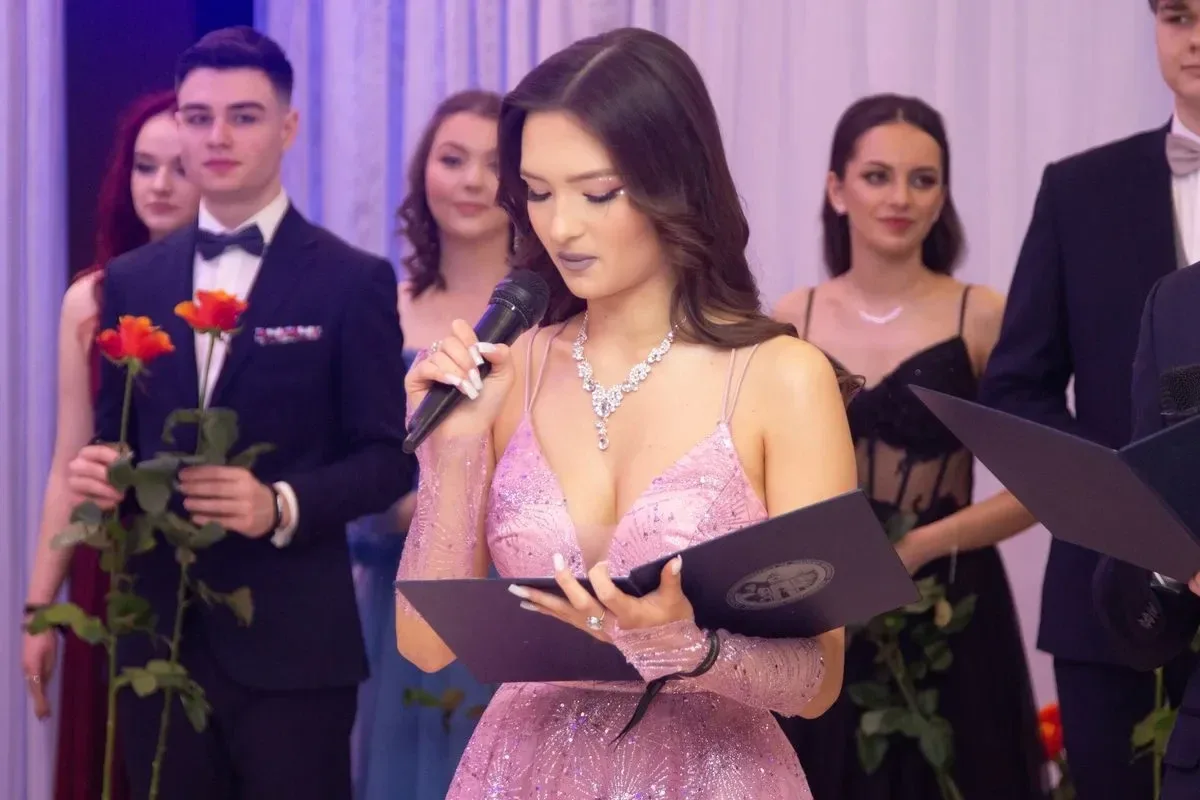 Studniówka Liceum Ogólnokształcącego im. Mikołaja Kopernika w Ostrowi Mazowieckiej! (zdjęcia, wideo)