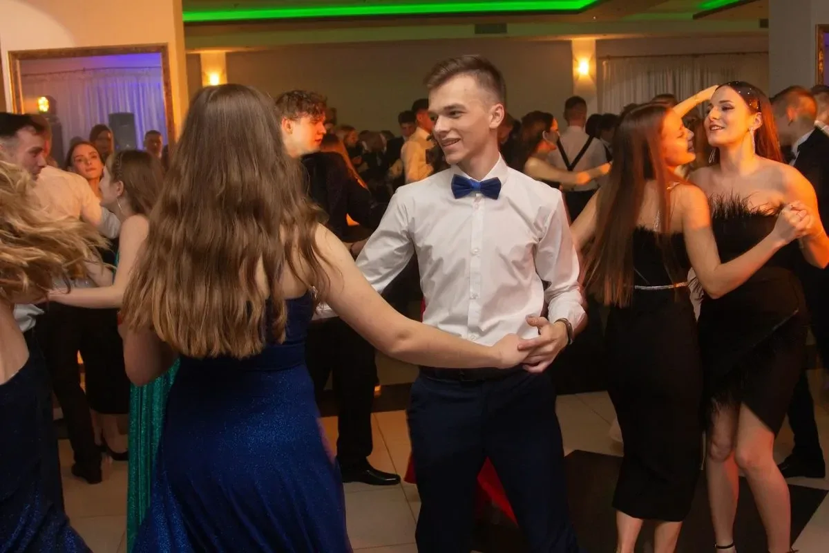 Studniówka Liceum Ogólnokształcącego im. Mikołaja Kopernika w Ostrowi Mazowieckiej! (zdjęcia, wideo)